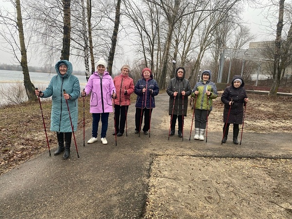 Вперед и с палками!